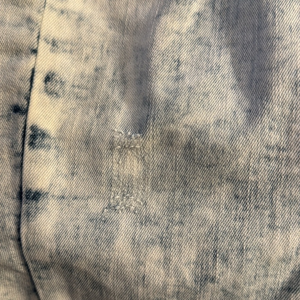 BLUE FAITH. Distressed Jean Skirt. Button Closure. Size Small. Two front pockets - Picture 11 of 14
